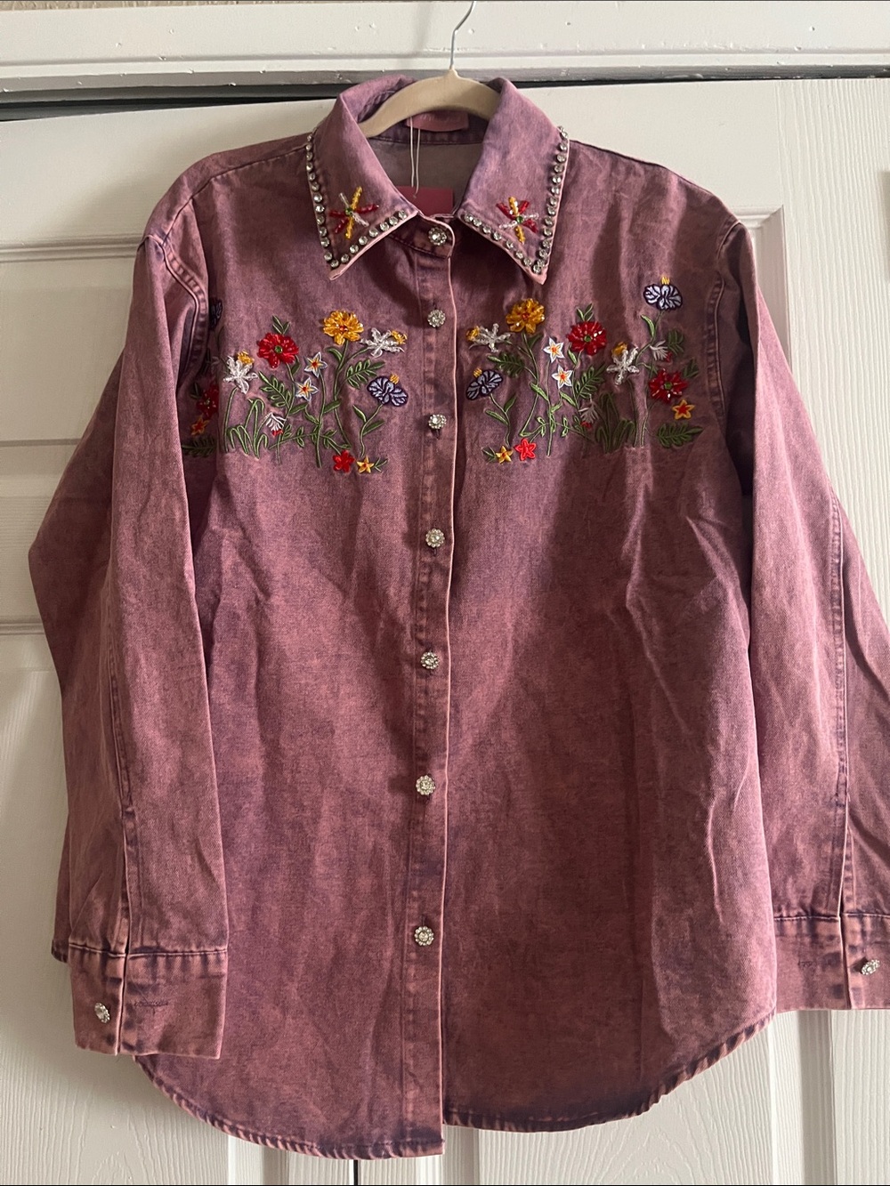 Women's Embroidered Floral Button-Up Shirt in Dusty Rose
